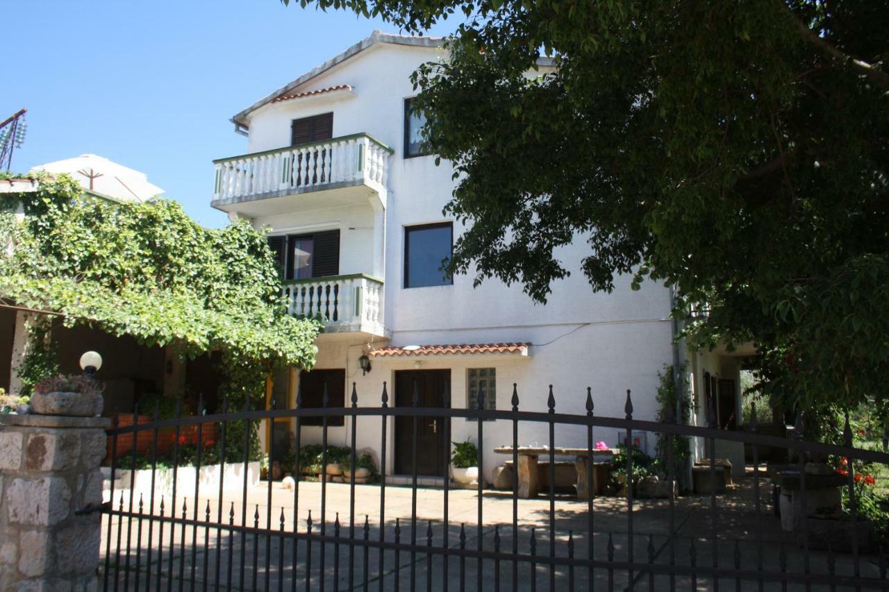 Apartmani Dana Sukosan Exterior photo